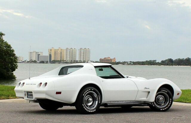 Chevrolet Corvette 1974 image number 32