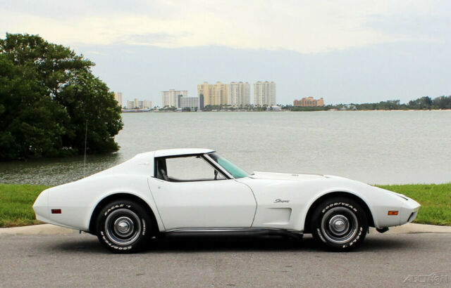 Chevrolet Corvette 1974 image number 4