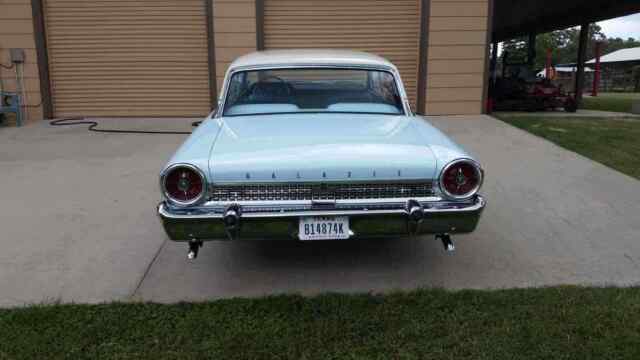 Ford Galaxy XL500 1963 image number 22