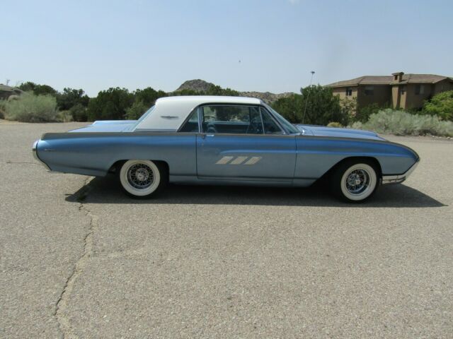 Ford Thunderbird 1963 image number 4