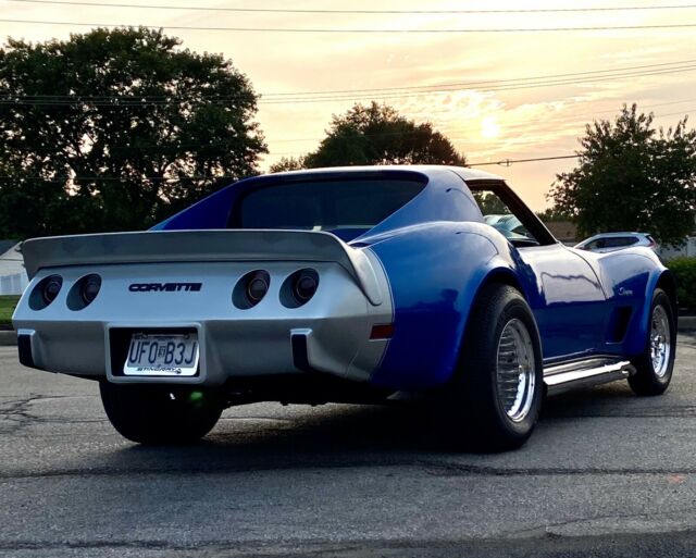 Chevrolet Corvette 1976 image number 10