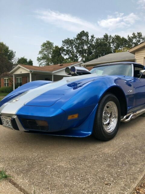 Chevrolet Corvette 1976 image number 17