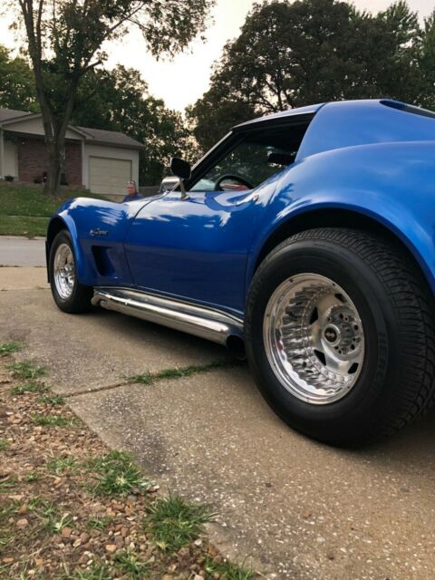 Chevrolet Corvette 1976 image number 18