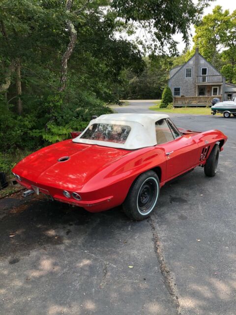 Chevrolet Corvette 1966 image number 19