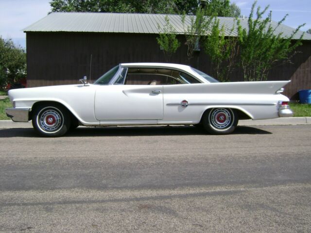 Chrysler 300 Series 1961 image number 16