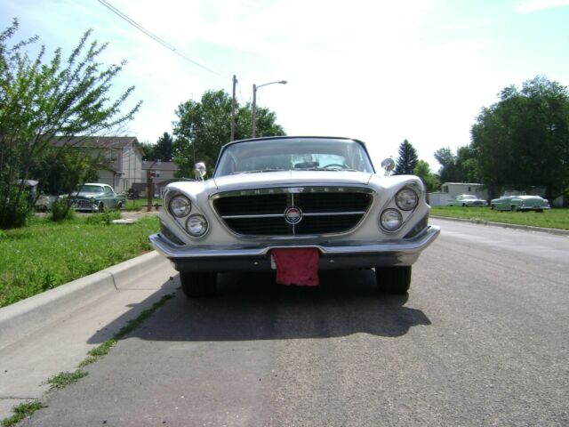 Chrysler 300 Series 1961 image number 19