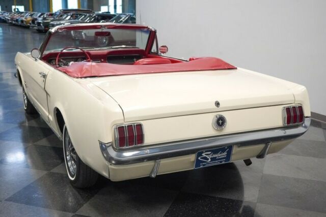 Ford Mustang 1965 image number 10