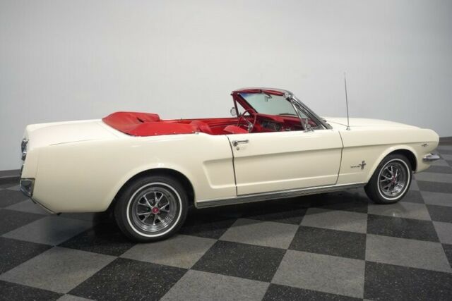 Ford Mustang 1965 image number 14