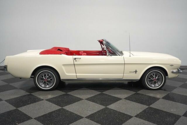 Ford Mustang 1965 image number 15