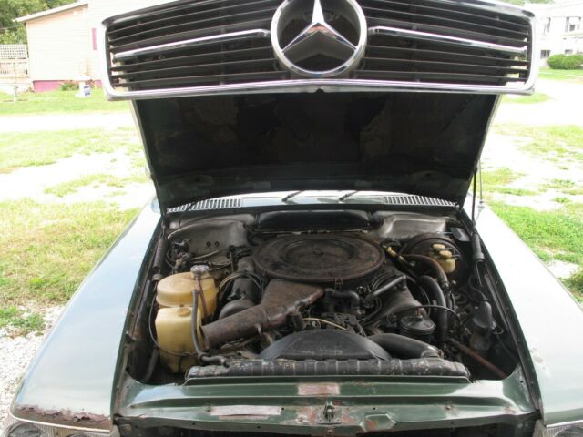 MERCEDES-B 450SLC 1974 image number 32