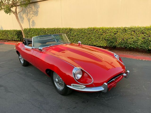 Jaguar E-Type 1967 image number 15