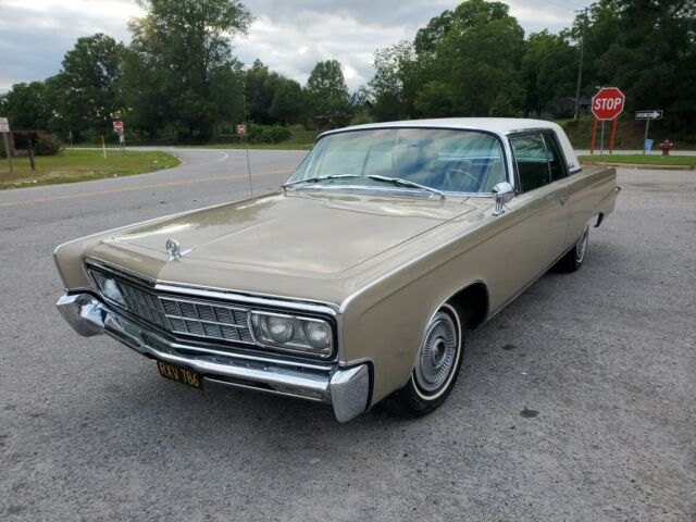 Chrysler Imperial 1966 image number 0