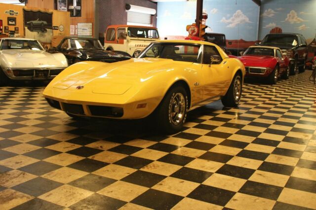 Chevrolet Corvette 1974 image number 25