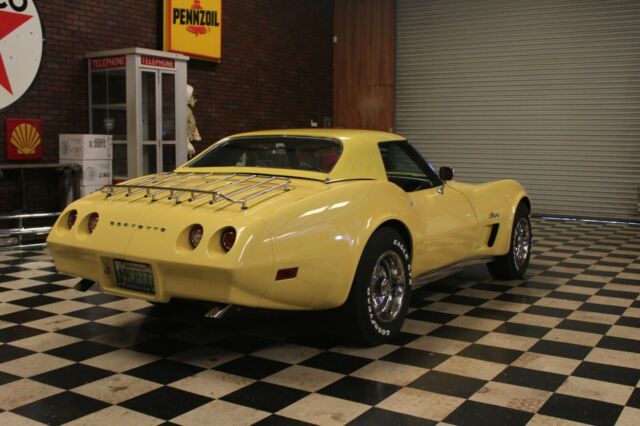 Chevrolet Corvette 1974 image number 26