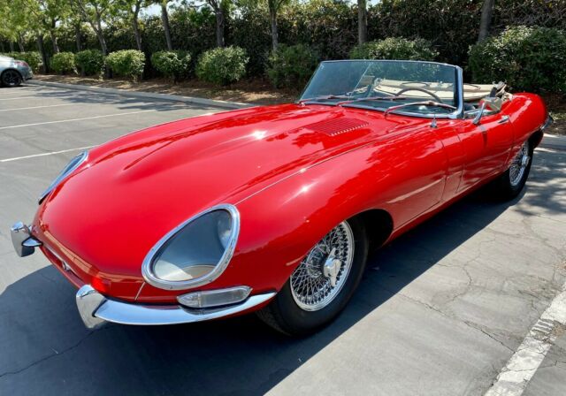 Jaguar E-Type 1962 image number 0