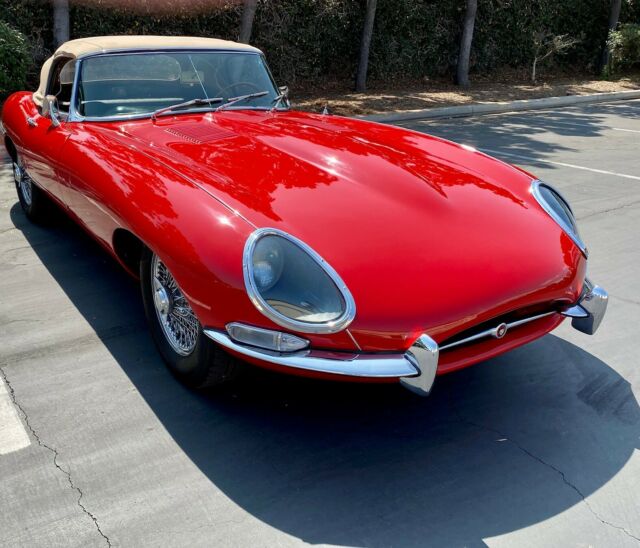 Jaguar E-Type 1962 image number 14