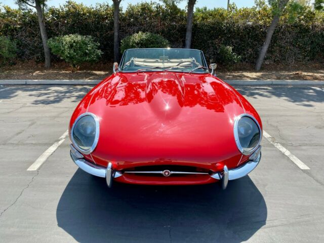 Jaguar E-Type 1962 image number 18