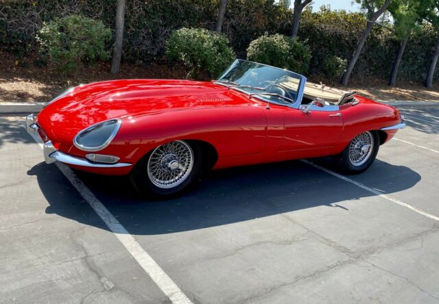 Jaguar E-Type 1962 image number 2