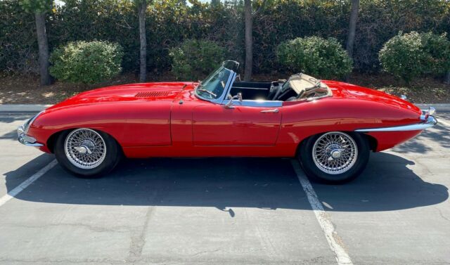 Jaguar E-Type 1962 image number 20