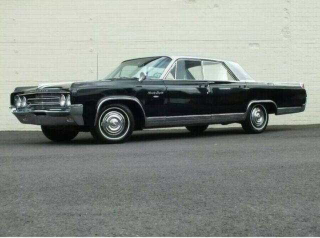 Oldsmobile Ninety-Eight 1963 image number 0