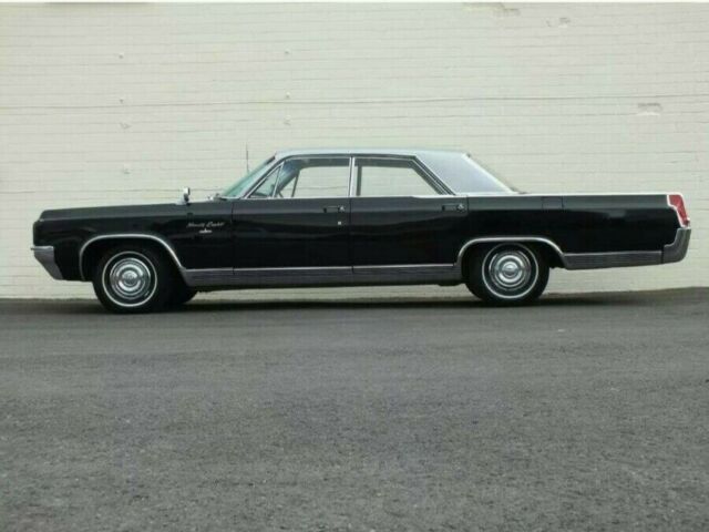 Oldsmobile Ninety-Eight 1963 image number 2