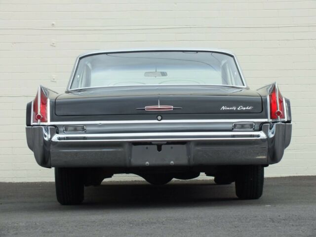 Oldsmobile Ninety-Eight 1963 image number 27