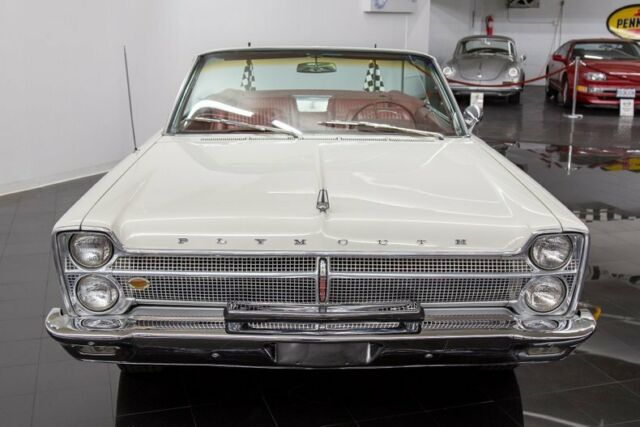 Plymouth Fury 1965 image number 2