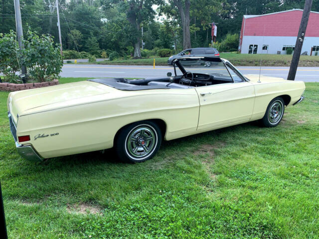 Ford Galaxie 1968 image number 3