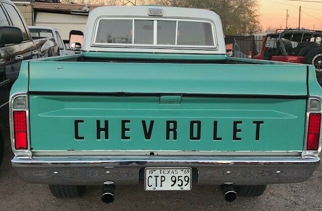 Chevrolet C/K Pickup 2500 1969 image number 2