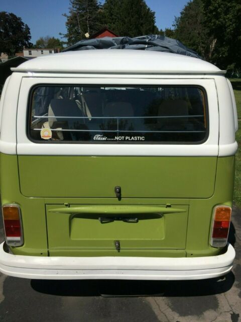 Volkswagen Bus/Vanagon 1977 image number 1