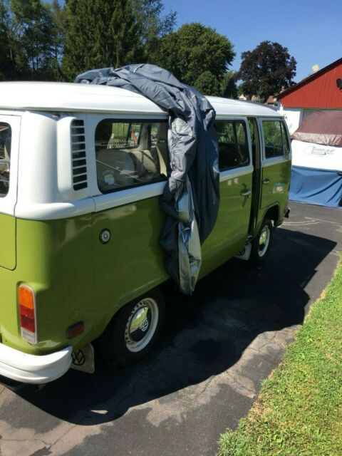 Volkswagen Bus/Vanagon 1977 image number 13