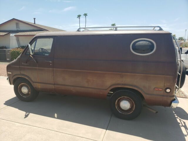 Dodge Ram Van 1977 image number 0