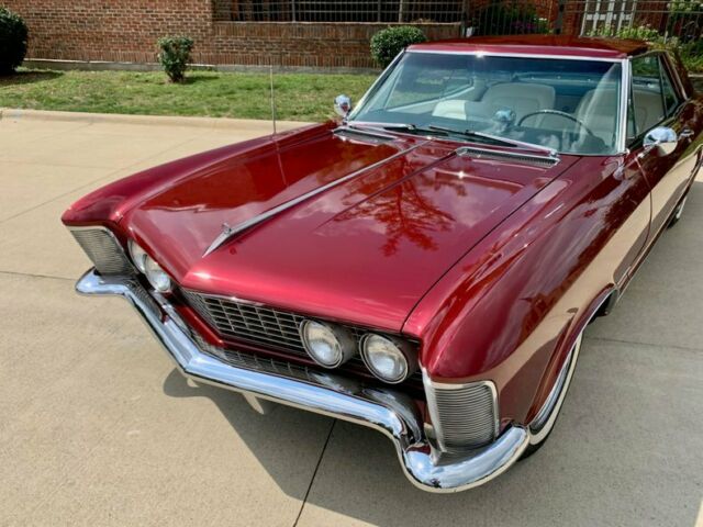 Buick Riviera 1963 image number 15