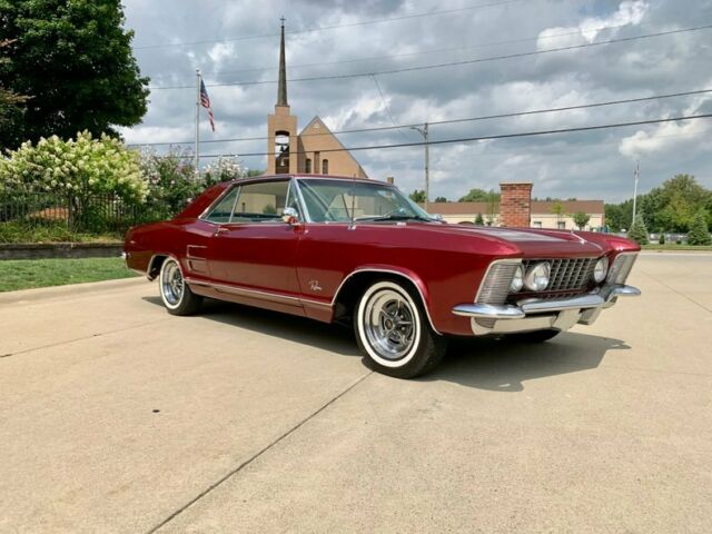 Buick Riviera 1963 image number 28