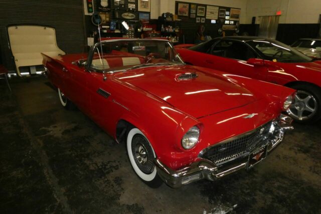 Ford Thunderbird 1957 image number 10