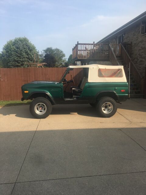 Ford Bronco 1975 image number 0