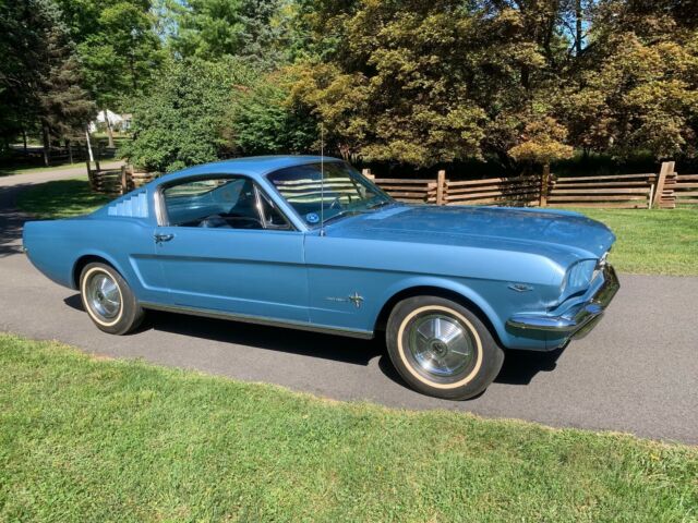 Ford Mustang 1965 image number 28