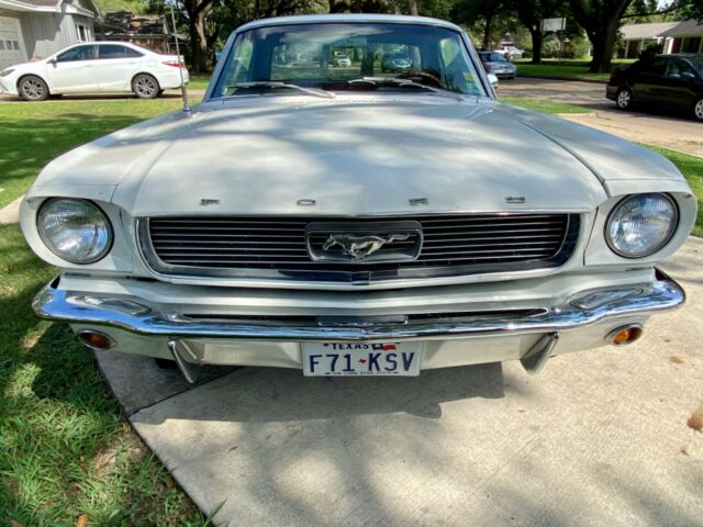 Ford Mustang 1966 image number 22