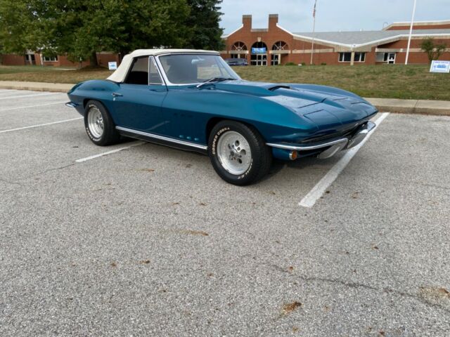 Chevrolet Corvette 1966 image number 18