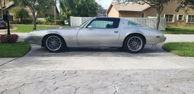 Pontiac Firebird 1979 image number 0