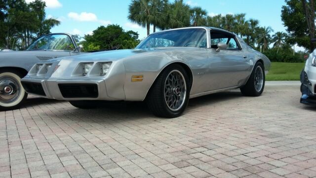 Pontiac Firebird 1979 image number 1