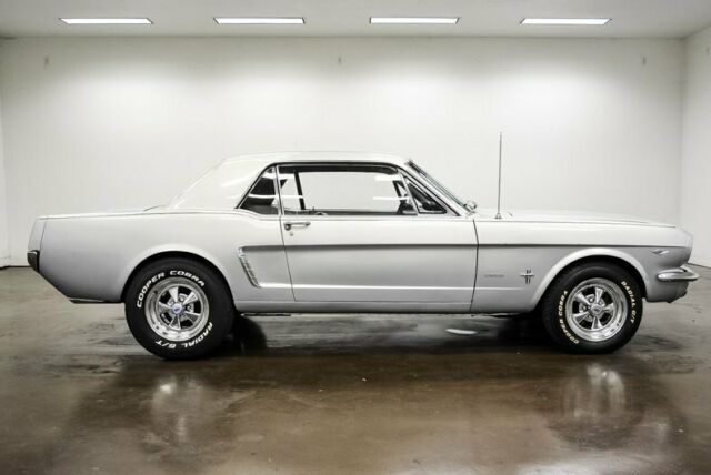 Ford Mustang 1965 image number 31