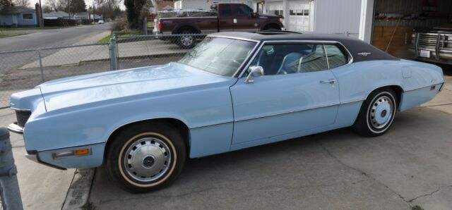 Ford Thunderbird 1970 image number 1