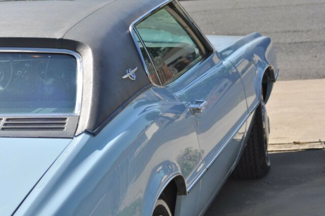 Ford Thunderbird 1970 image number 19