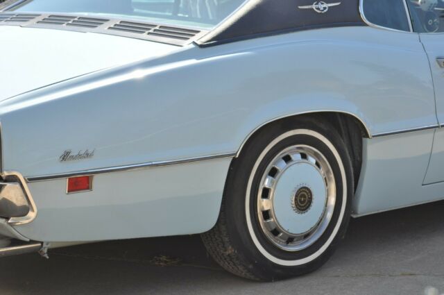 Ford Thunderbird 1970 image number 32