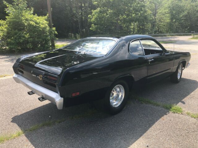 Plymouth Duster 1971 image number 12