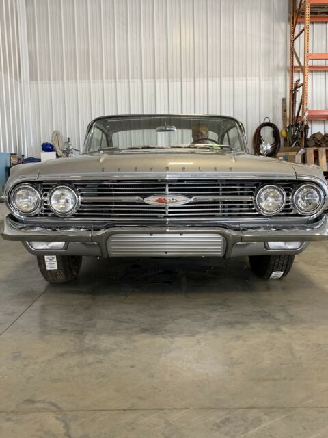 Chevrolet Impala 1960 image number 0