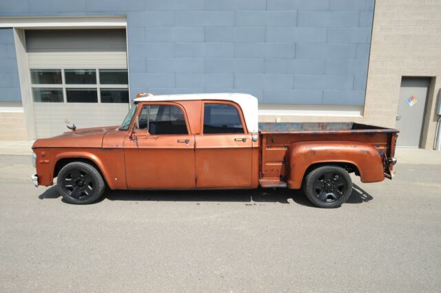 Dodge Power Wagon 1970 image number 1