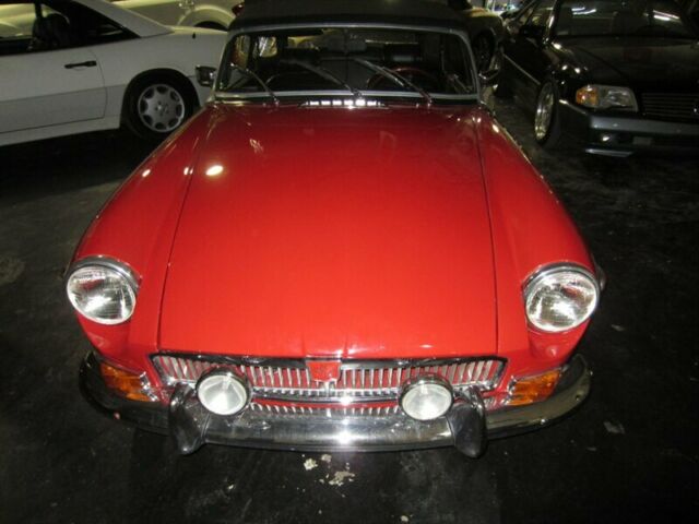 MG MGB 1976 image number 14