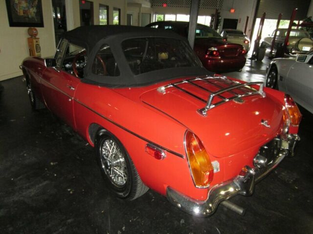 MG MGB 1976 image number 24